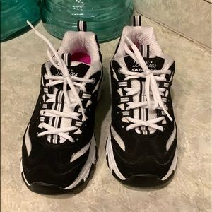Skechers Shoes, Ladies Size 6.5, Used But in Good Condition